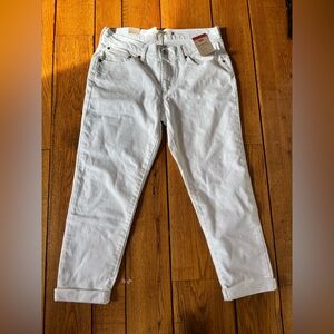 Levi’s White Boyfriend Jeans Size 30 NWT Mid Rise Relaxed Fit
